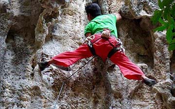 Rock climbing in Vang Vieng